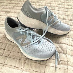 Size 8 - New Balance Running Shoes - light blue/grey